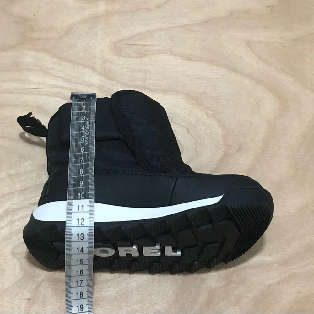Sorel Kids Black Insulated Snow Boots Waterproof Size 8.